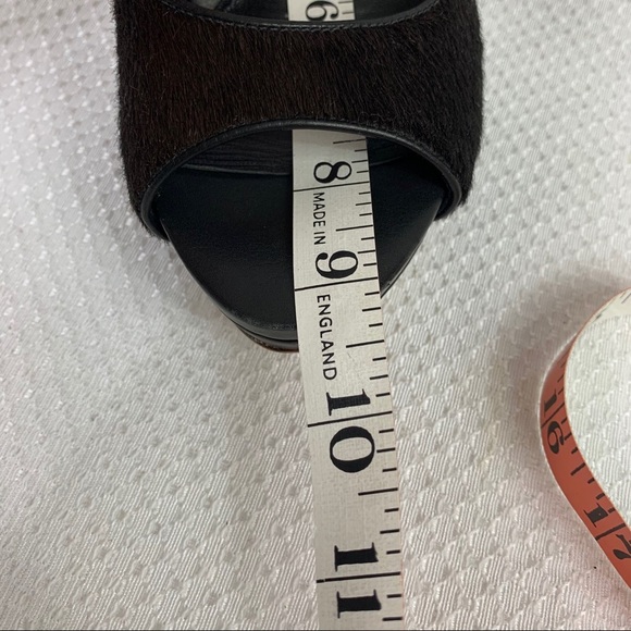 Vera Wang Lavender Label Black Fur Heels 6 - Picture 13 of 15